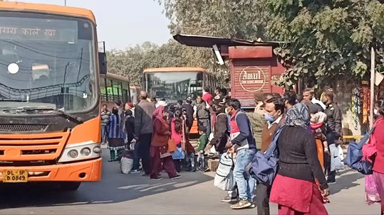 インド 路線バス